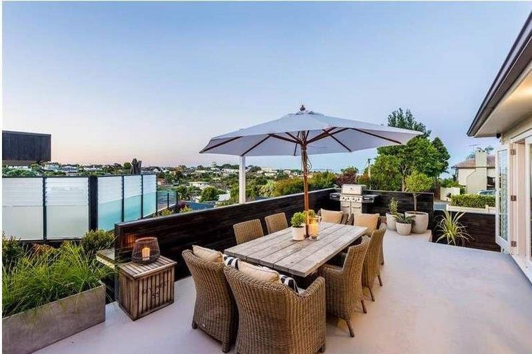 Photo of property in 8 Taumata Road, Castor Bay, Auckland, 0620