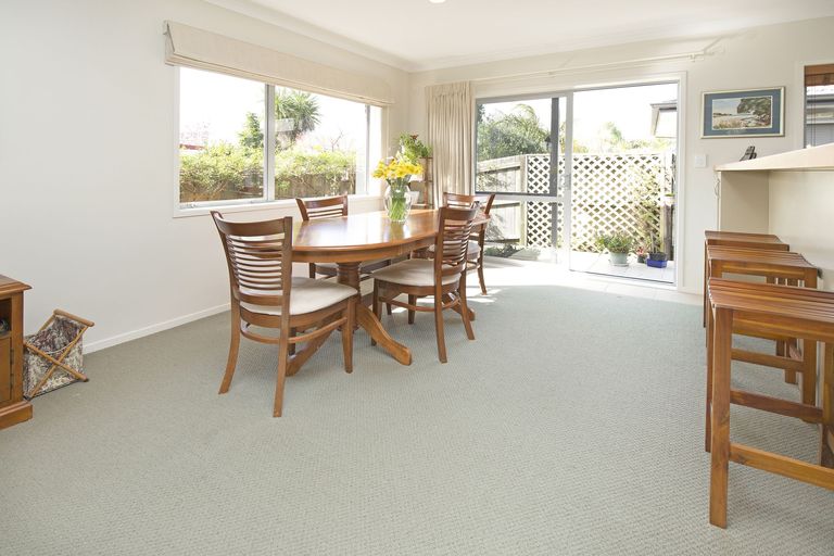 Photo of property in 76 Florence Avenue, Orewa, 0931