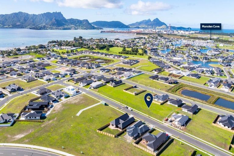 Photo of property in 15 Taurangawaka Road, One Tree Point, 0118