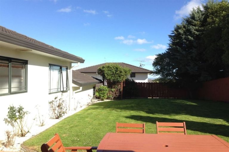 Photo of property in 1 Pistachio Place, Goodwood Heights, Auckland, 2105