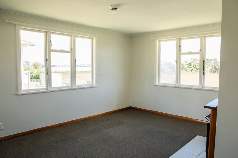 Photo of property in 31 Hillary Crescent, Belmont, Auckland, 0622