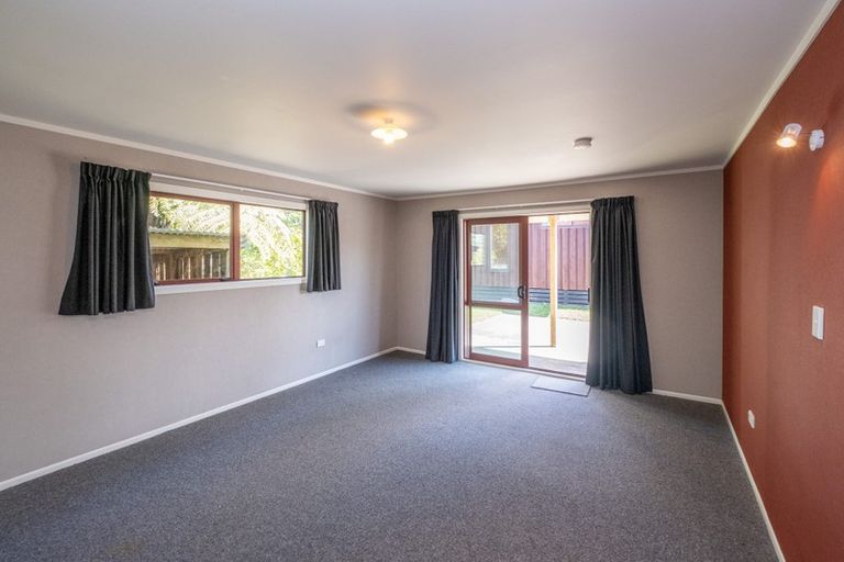 Photo of property in 24 Montjoy Street, Stratford, 4332