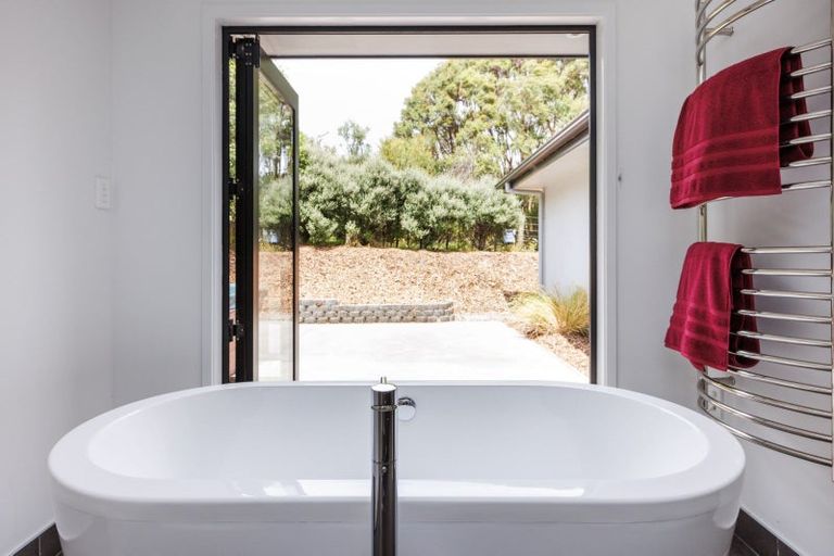 Photo of property in 50 Kingsdale Park Drive, Aokautere, Palmerston North, 4471