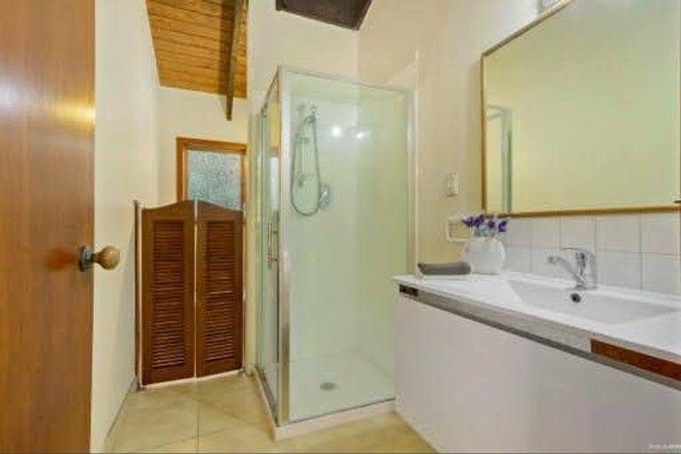 Photo of property in 20 Braemar Road, Castor Bay, Auckland, 0620