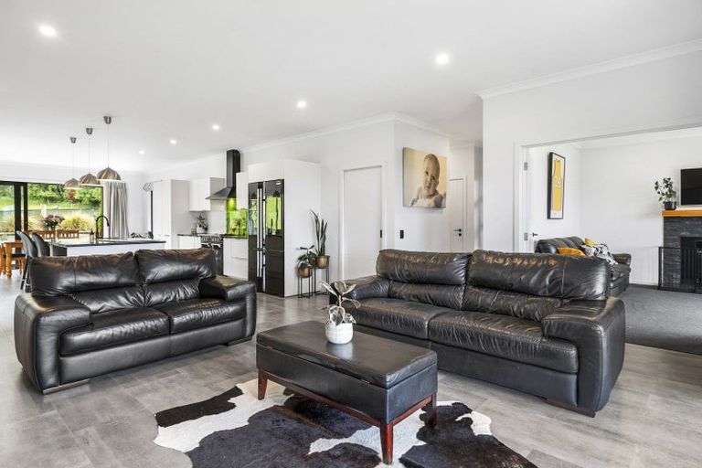 Photo of property in 34 Tara Hills Drive, North Taieri, Mosgiel, 9092