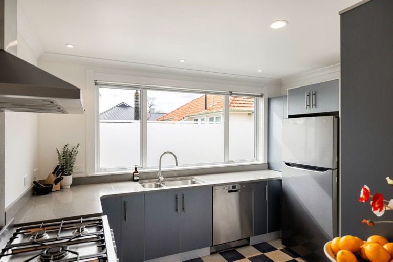 Photo of property in 16 Robinson Street, Cambridge, 3434