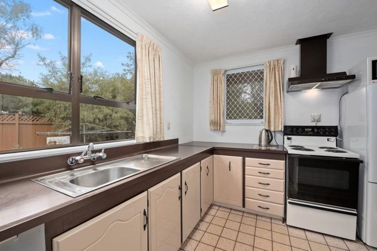 Photo of property in 15a Montgomery Crescent, Clouston Park, Upper Hutt, 5018