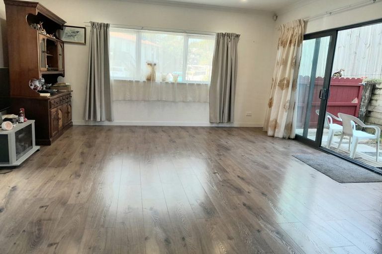 Photo of property in 36a Jandell Crescent, Bucklands Beach, Auckland, 2014