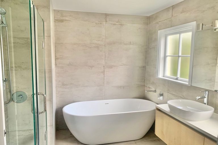 Photo of property in 44 Merriefield Avenue, Forrest Hill, Auckland, 0620