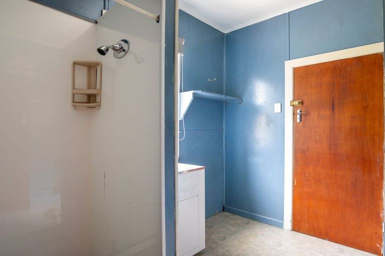 Photo of property in 18 Branxholm Street, Roxburgh, 9500