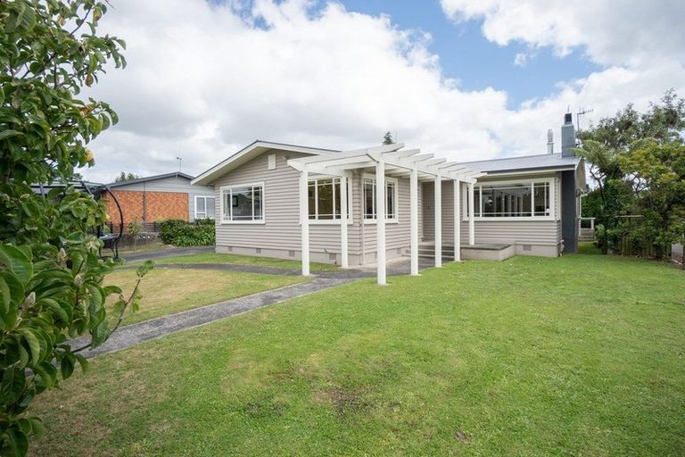 Photo of property in 54 Windsor Street, Terrace End, Palmerston North, 4410