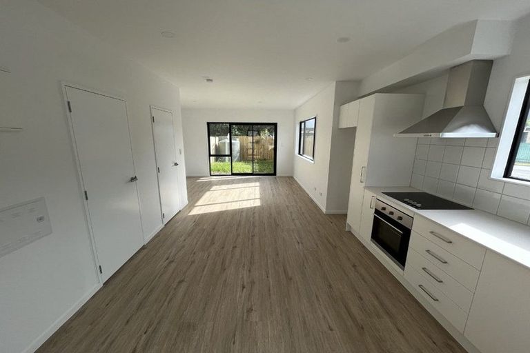 Photo of property in 1 Eileen Newey Place, Henderson, Auckland, 0612