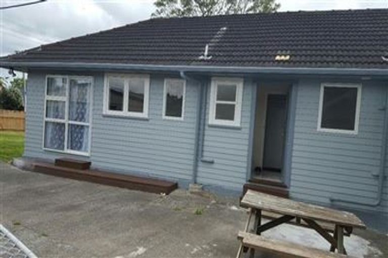 Photo of property in 9 Norval Road, Henderson, Auckland, 0610