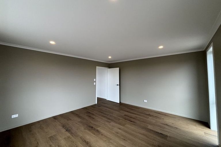 Photo of property in 16 Songpa Street, Halswell, Christchurch, 8025