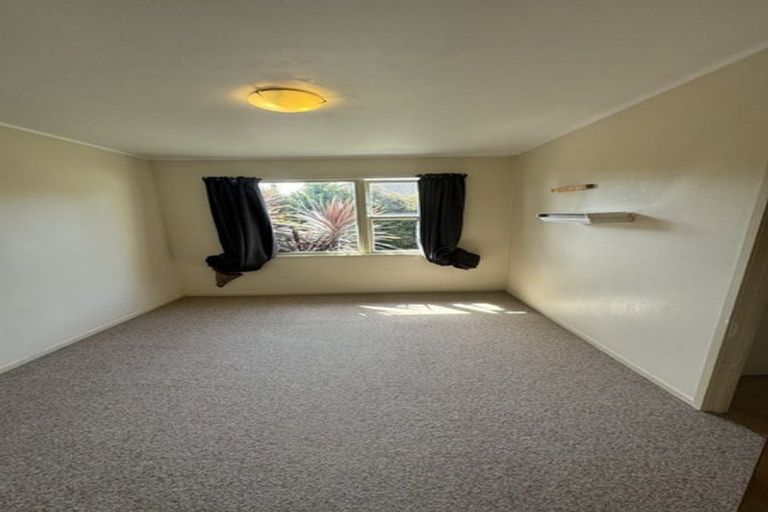Photo of property in 55 Taioma Crescent, Te Atatu Peninsula, Auckland, 0610