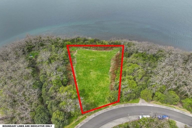 Photo of property in 43 Parawera Drive, Acacia Bay, Taupo, 3330