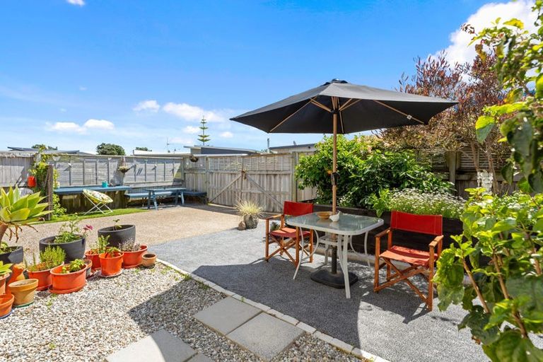 Photo of property in 9 Coprosma Close, Papamoa Beach, Papamoa, 3118