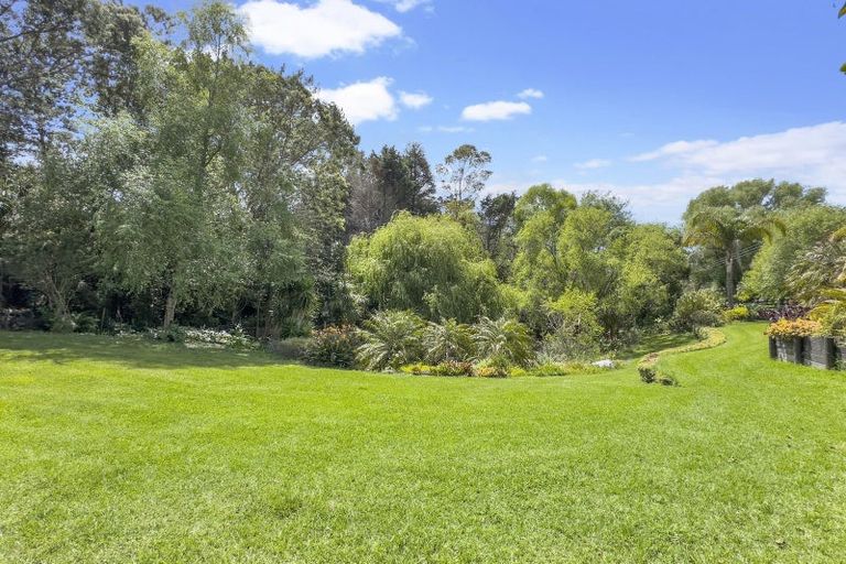 Photo of property in 7 Hobbs Road, Matakatia, Whangaparaoa, 0930