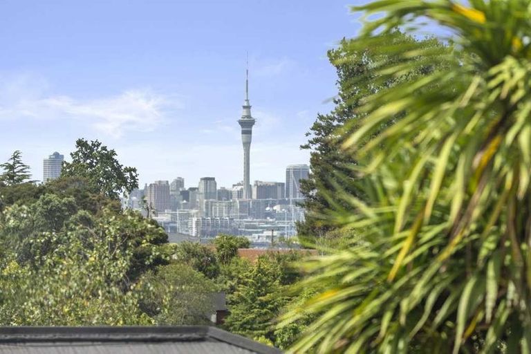 Photo of property in 29 Calman Place, Chatswood, Auckland, 0626