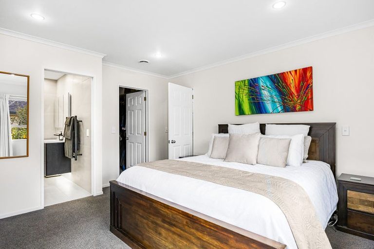 Photo of property in 30 Vermeer Place, West Harbour, Auckland, 0618