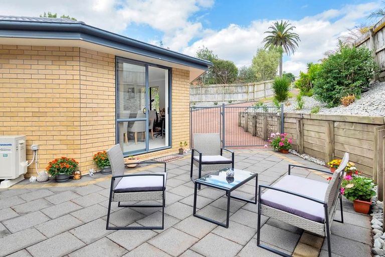 Photo of property in 15 San Pedro Place, Henderson, Auckland, 0612