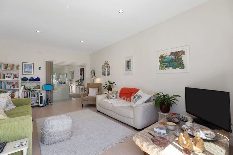 Photo of property in 9 Coprosma Close, Papamoa Beach, Papamoa, 3118