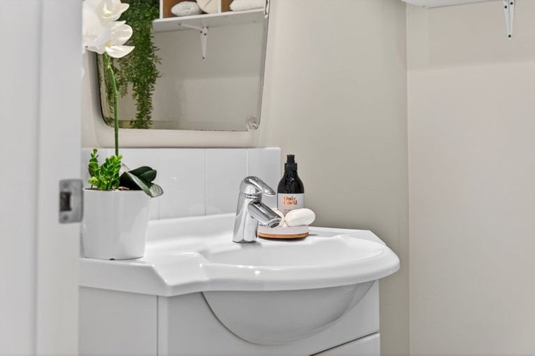 Photo of property in 5/1 Hillcrest Avenue, Hillcrest, Auckland, 0627