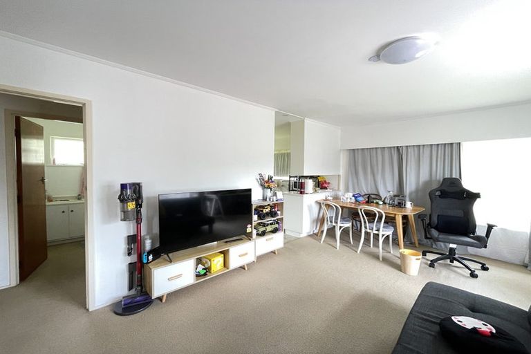 Photo of property in 1/3 Merriefield Avenue, Forrest Hill, Auckland, 0620
