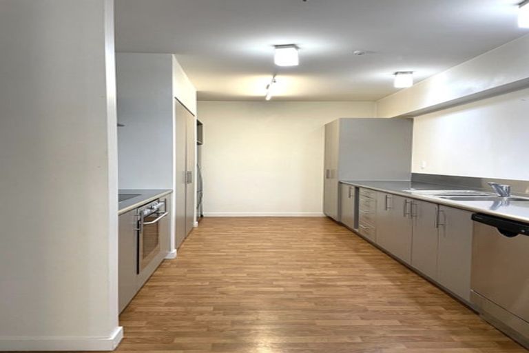 Photo of property in Budget Car Rental, 2/81 Ghuznee Street, Te Aro, Wellington, 6011