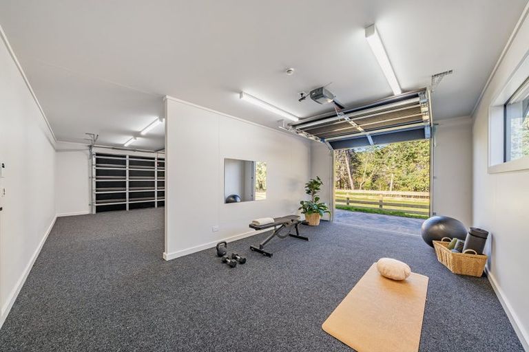 Photo of property in 405a Paekakariki Hill Road, Paekakariki Hill, Porirua, 5381