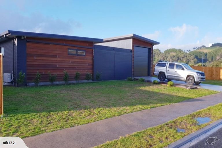 Photo of property in 31 Longreach Drive, Cooks Beach, Whitianga, 3591