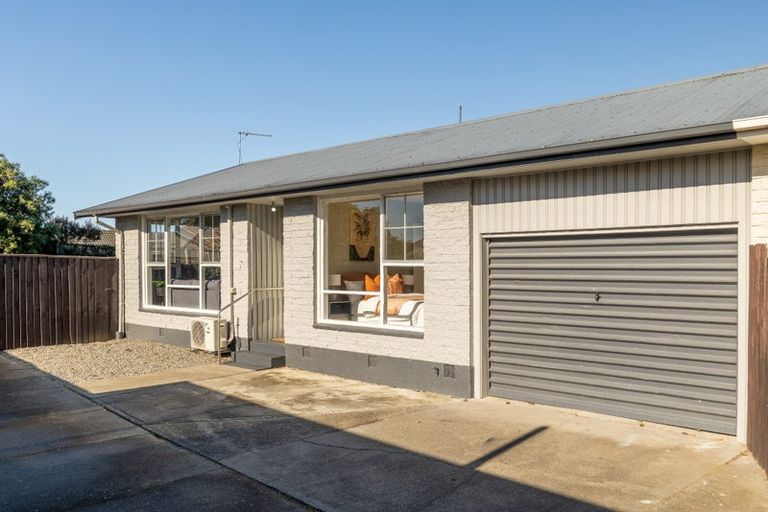 Photo of property in 2/32 Lamorna Road, Parklands, Christchurch, 8083