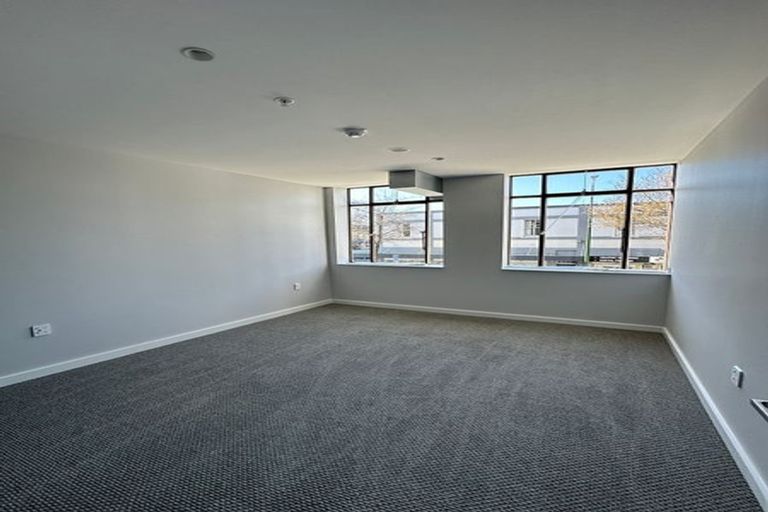 Photo of property in Unit 106,l1, 106/14 Laings Road, Hutt Central, Lower Hutt, 5010