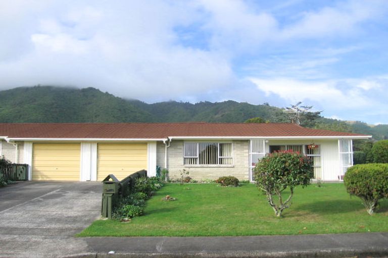 Photo of property in 1a Graham Grove, Waikanae, 5036