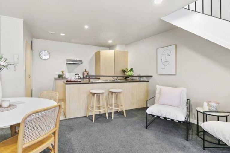Photo of property in Mendosa Terraces Apartments, 14/9 Ebor Street, Te Aro, Wellington, 6011