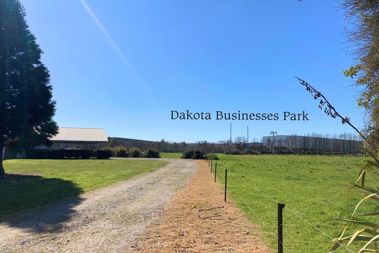 Photo of property in 70 Grays Road, Yaldhurst, Christchurch, 8042