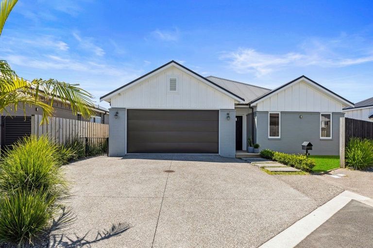 Photo of property in 5 Astelia Lane, Papamoa Beach, Papamoa, 3118