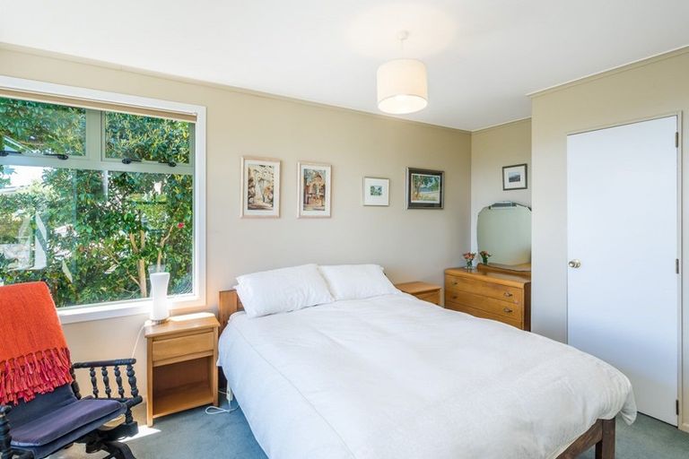 Photo of property in 2 Tui Crescent, Waikanae, 5036