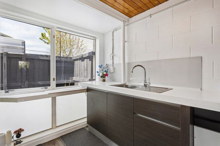 Photo of property in 2/4 Bevington Street, Avonhead, Christchurch, 8042