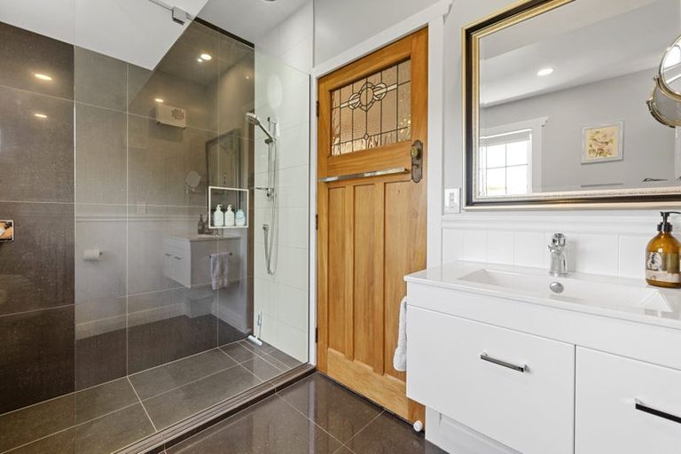 Photo of property in 116 Carrington Street, Lower Vogeltown, New Plymouth, 4310