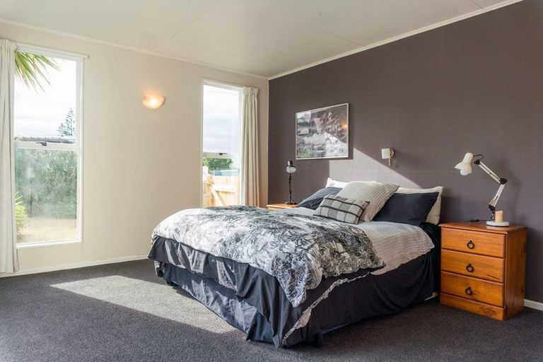 Photo of property in 31 Marine Parade South, Foxton Beach, Foxton, 4815