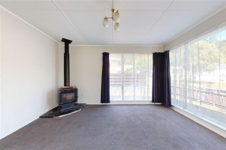 Photo of property in 15 Mitimiti Grove, Wainuiomata, Lower Hutt, 5014