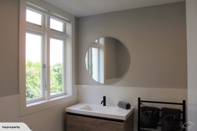 Photo of property in 10 Lincoln Road, Bluff Hill, Napier, 4110