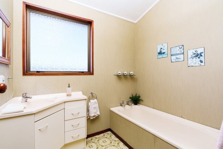 Photo of property in 41 Severn Street, Green Island, Dunedin, 9018