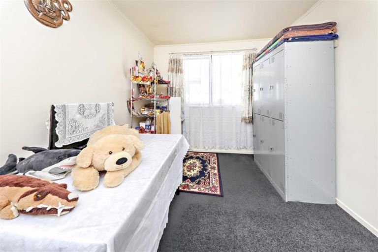 Photo of property in 2/18 Norrie Smith Avenue, Flat Bush, Auckland, 2023