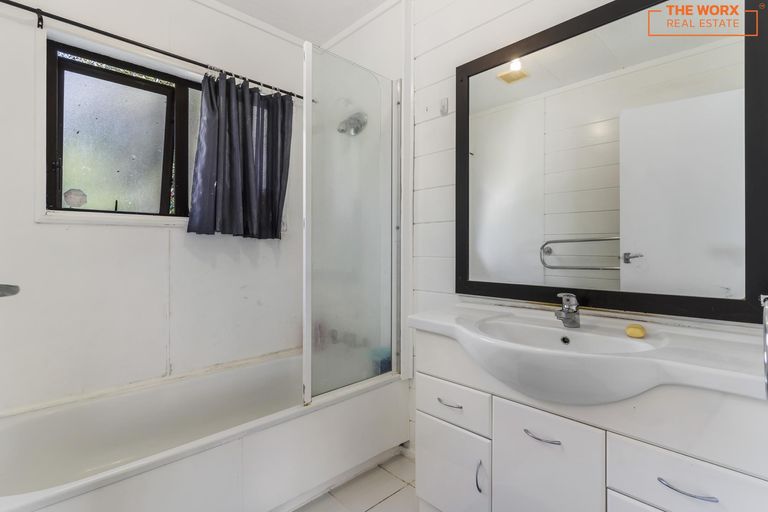 Photo of property in 2/11 Bluewater Place, Wattle Downs, Auckland, 2103