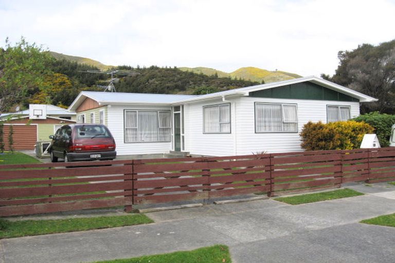 Photo of property in 30 Berkeley Road, Wainuiomata, Lower Hutt, 5014