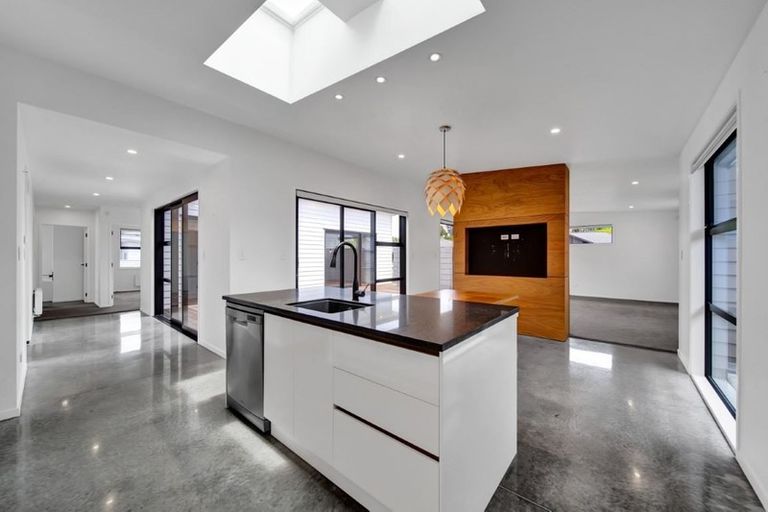 Photo of property in 41 Cyrus Street, Whalers Gate, New Plymouth, 4310