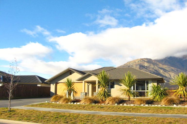 Photo of property in 26 Lochnagar Drive, Lake Hayes, Queenstown, 9304