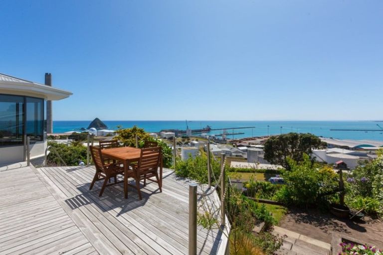 Photo of property in 27 Findlay Street, Moturoa, New Plymouth, 4310